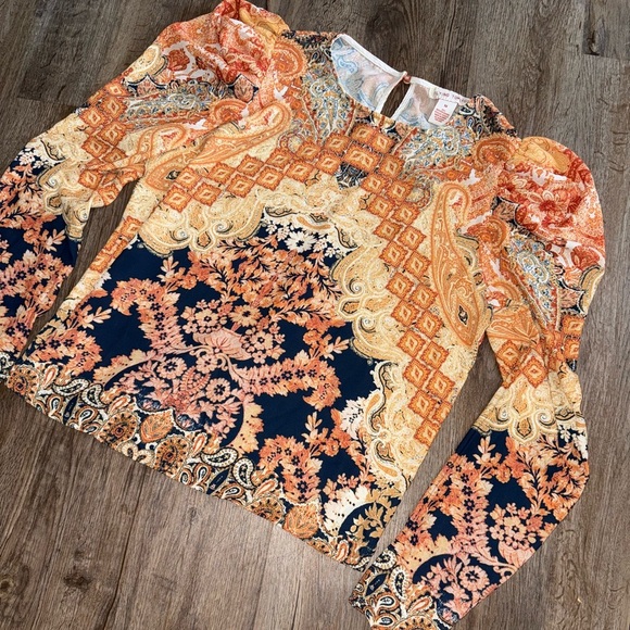 Flying Tomato • Continue This Journey Woven Blouse - Picture 11 of 11
